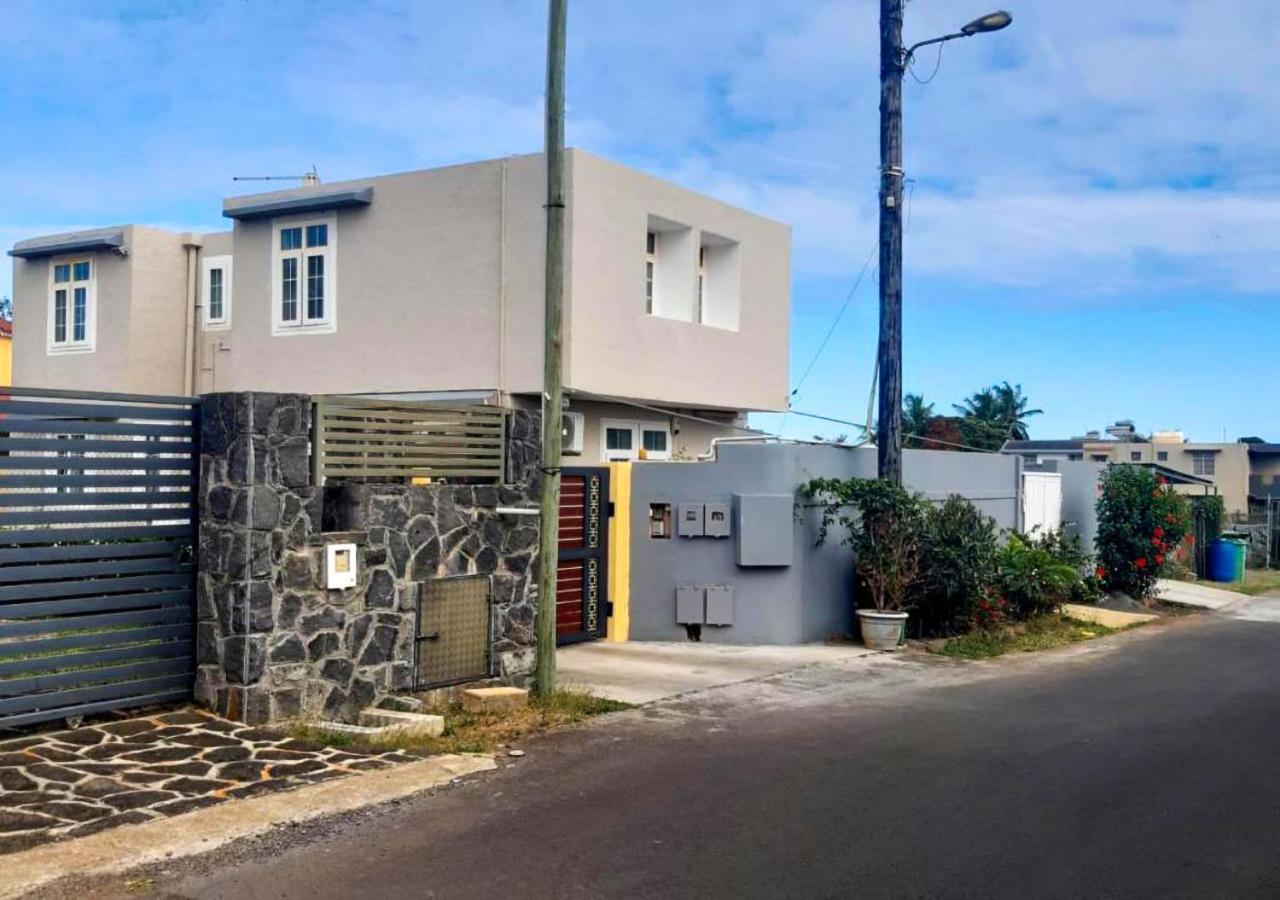 R Garden Villa Au Calme De Baie Du Tombeau, Appartement Familiale De 3 Chambres Et Cuisine المظهر الخارجي الصورة