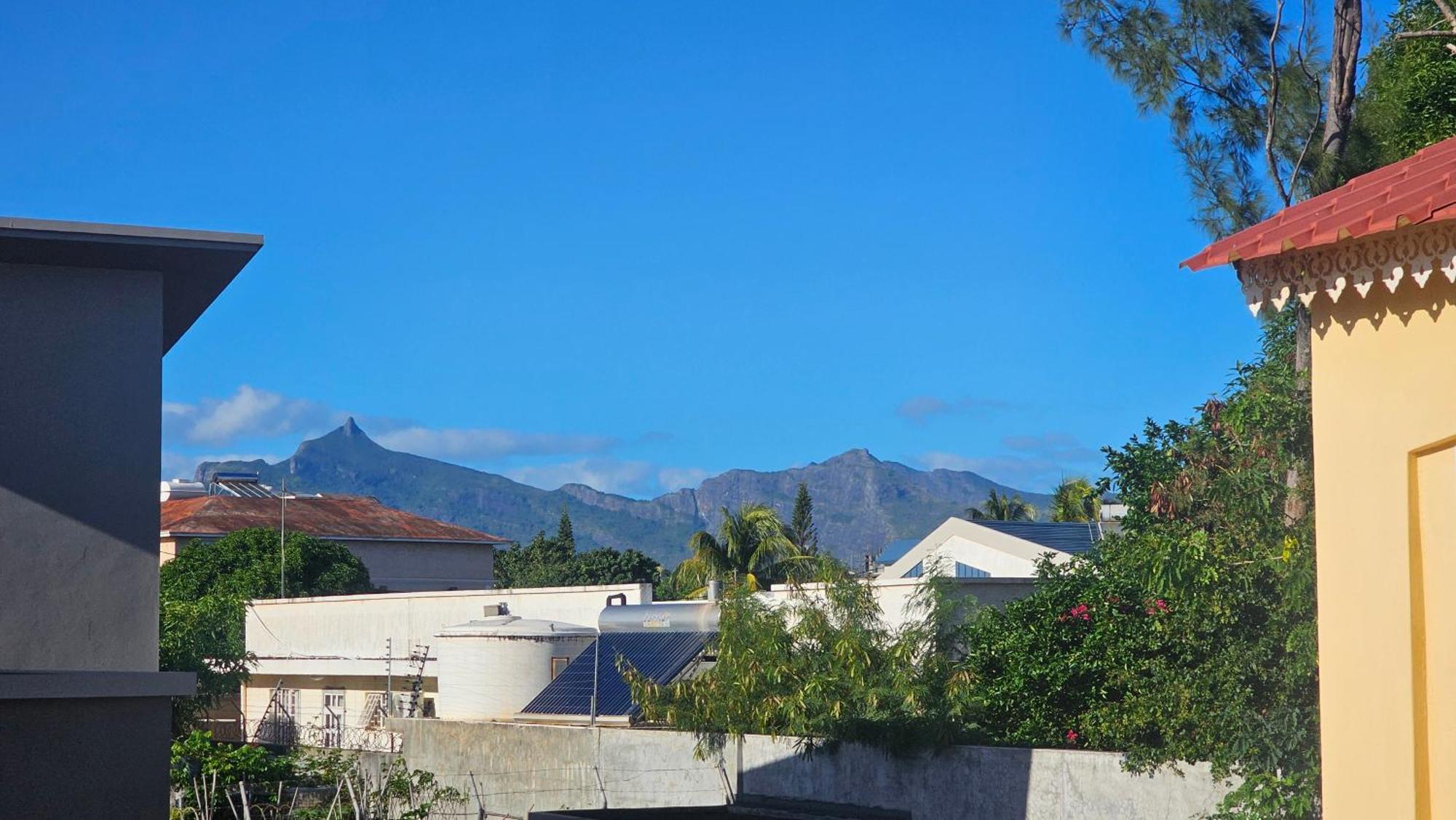 R Garden Villa Au Calme De Baie Du Tombeau, Appartement Familiale De 3 Chambres Et Cuisine المظهر الخارجي الصورة
